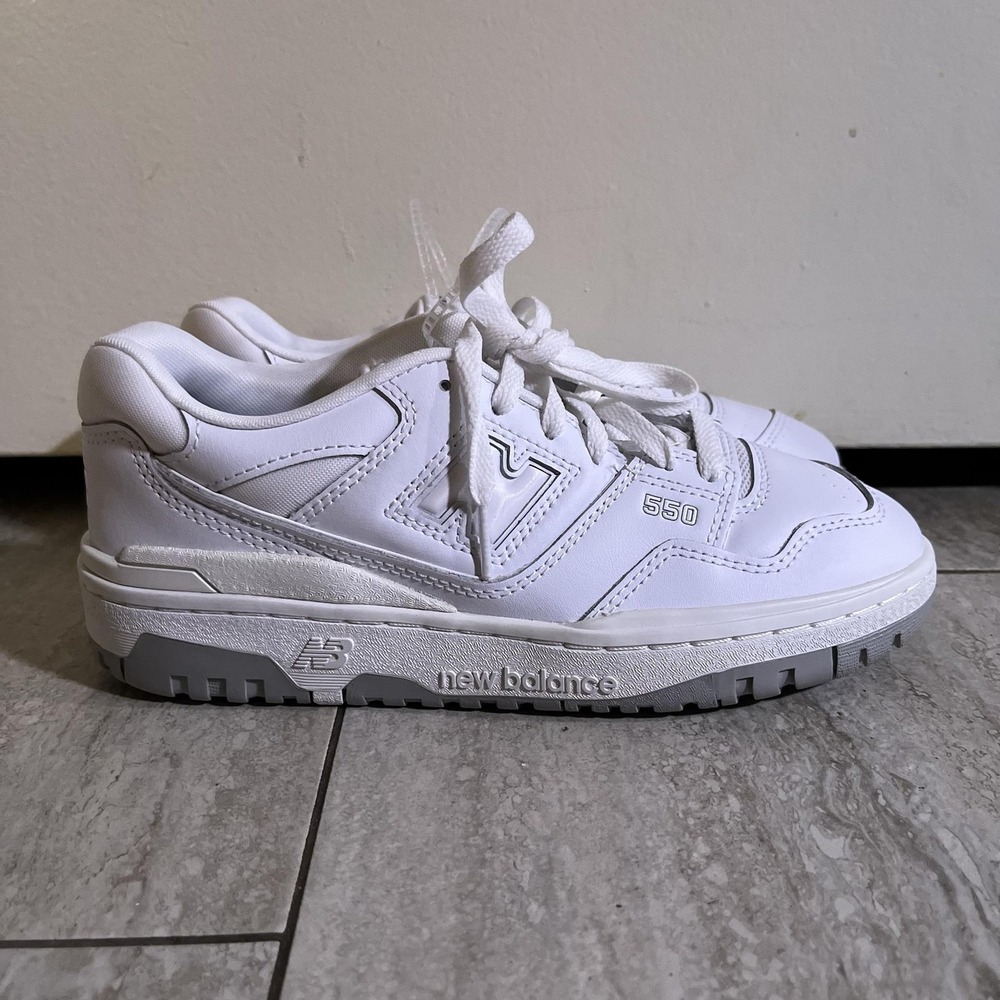 New Balance 550 Shoes Womens Size 7 White Leather Low Top Sneakers GBB550PB